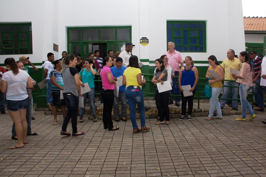 Entrega das escrituras dos lotes dos funcionários públicos municipais de Bonito