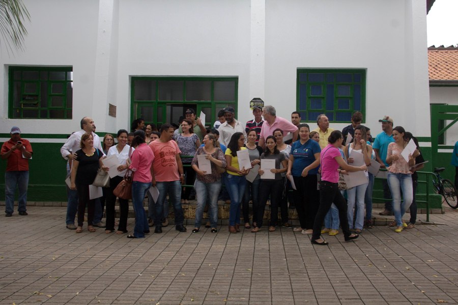 Entrega das escrituras dos lotes dos funcionários públicos municipais de Bonito