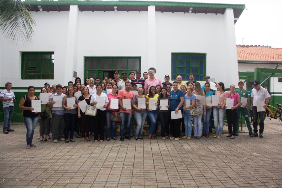 Entrega das escrituras dos lotes dos funcionários públicos municipais de Bonito