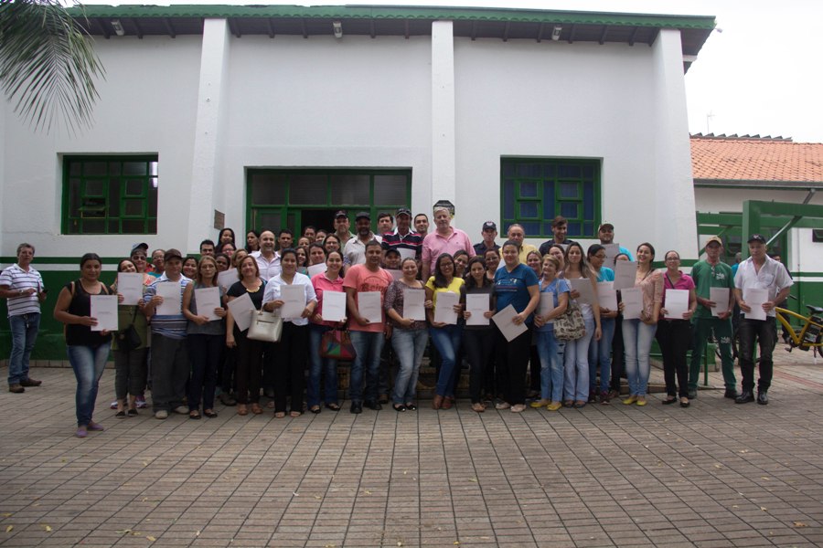 Entrega das escrituras dos lotes dos funcionários públicos municipais de Bonito