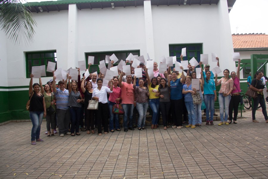 Entrega das escrituras dos lotes dos funcionários públicos municipais de Bonito