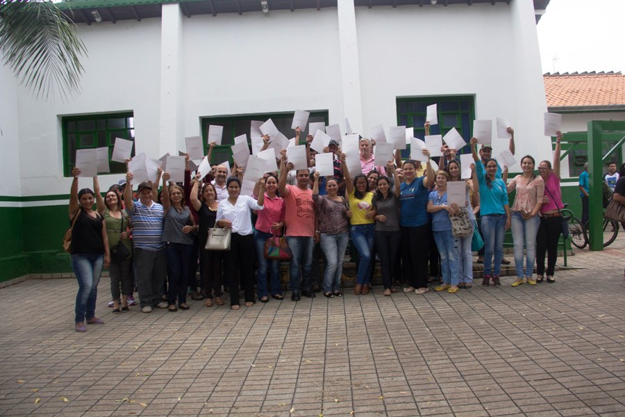 Entrega das escrituras dos lotes dos funcionários públicos municipais de Bonito