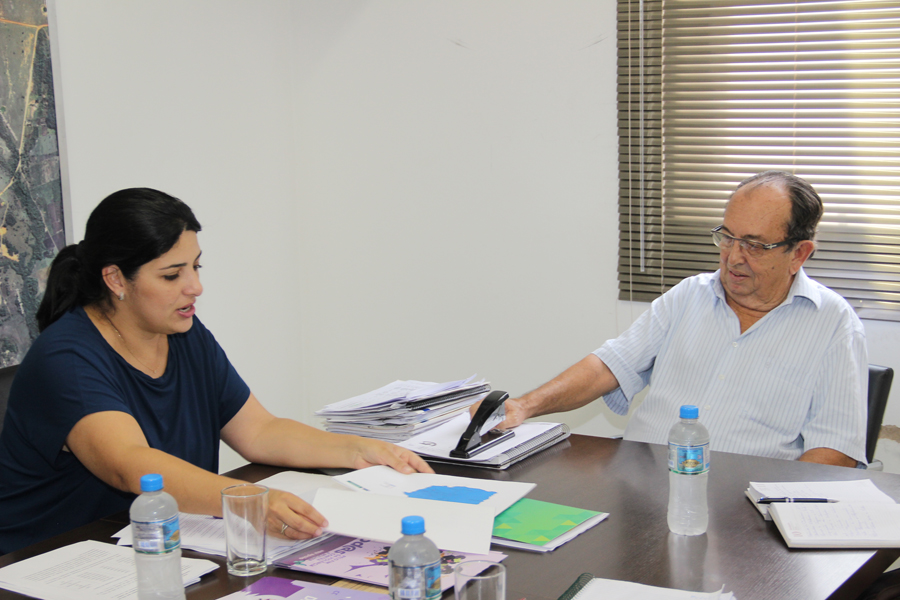 Prefeito recebe subsecretária de Políticas para as Mulheres