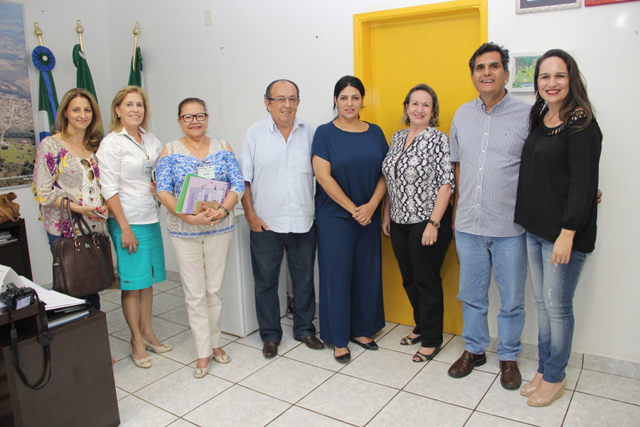 Prefeito recebe subsecretária de Políticas para as Mulheres