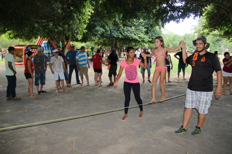 Recreação e Lazer reune crianças e adultos no Balneário