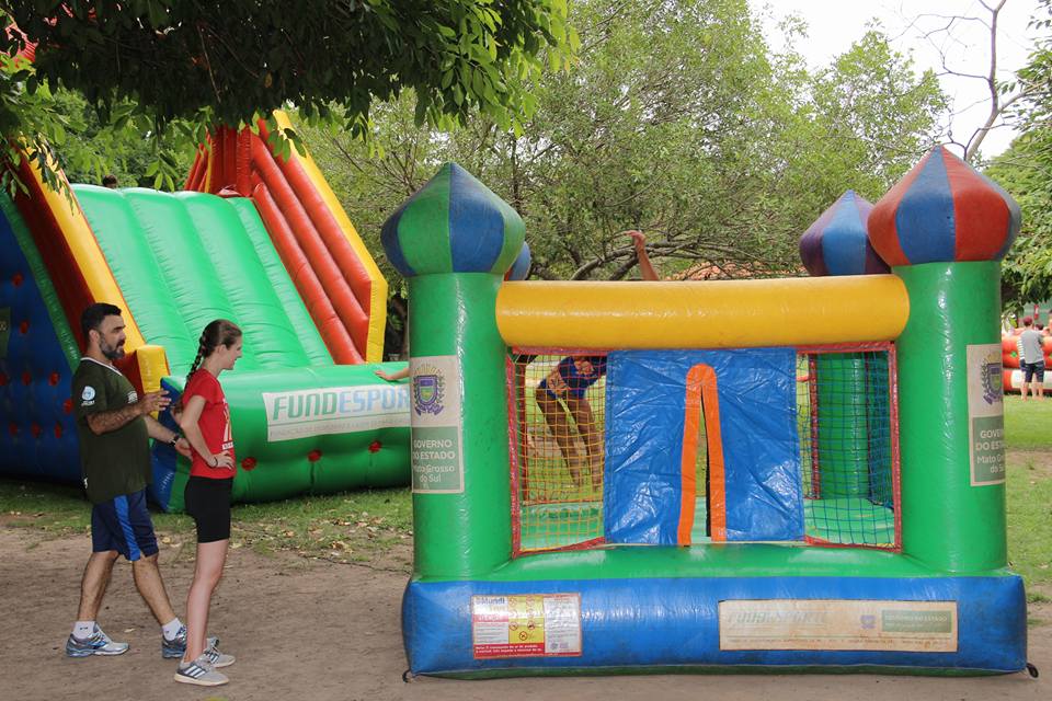 Recreação e Lazer reune crianças e adultos no Balneário