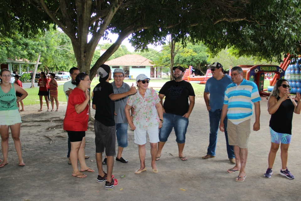 Recreação e Lazer reune crianças e adultos no Balneário
