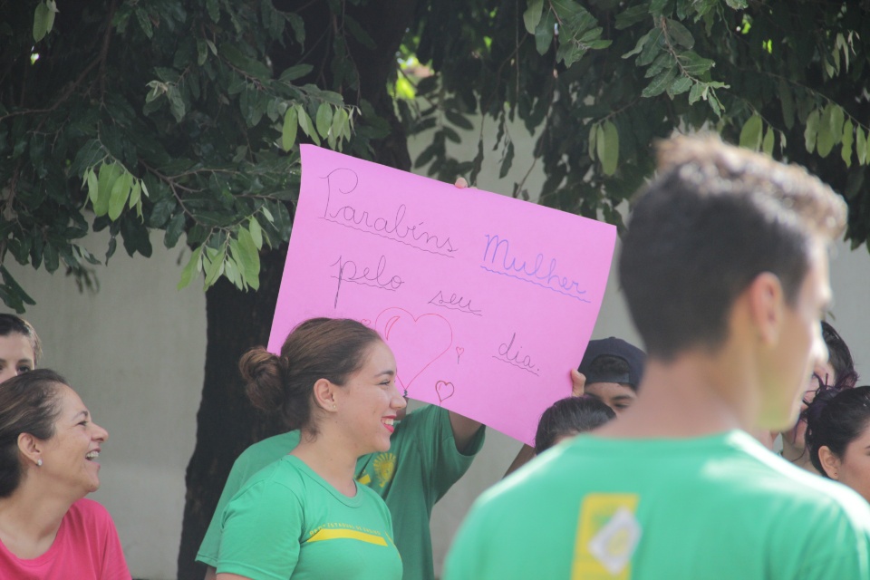 Escola Luis da Costa Falcão comemora o Dia da Mulher