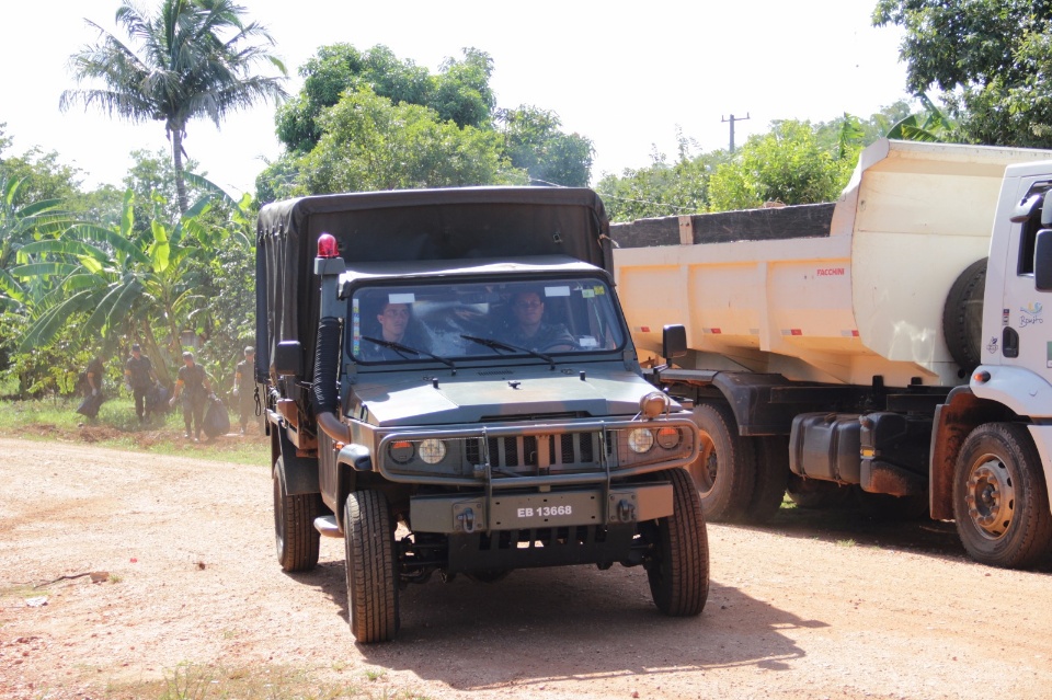 Mutirão mobiliza equipes da Prefeitura Municipal e do Exército