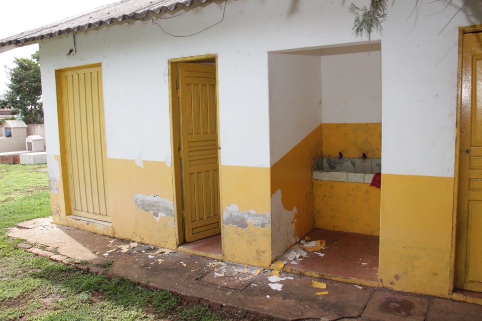 Prefeitura inicia recuperação do muro do Cemitério Municipal
