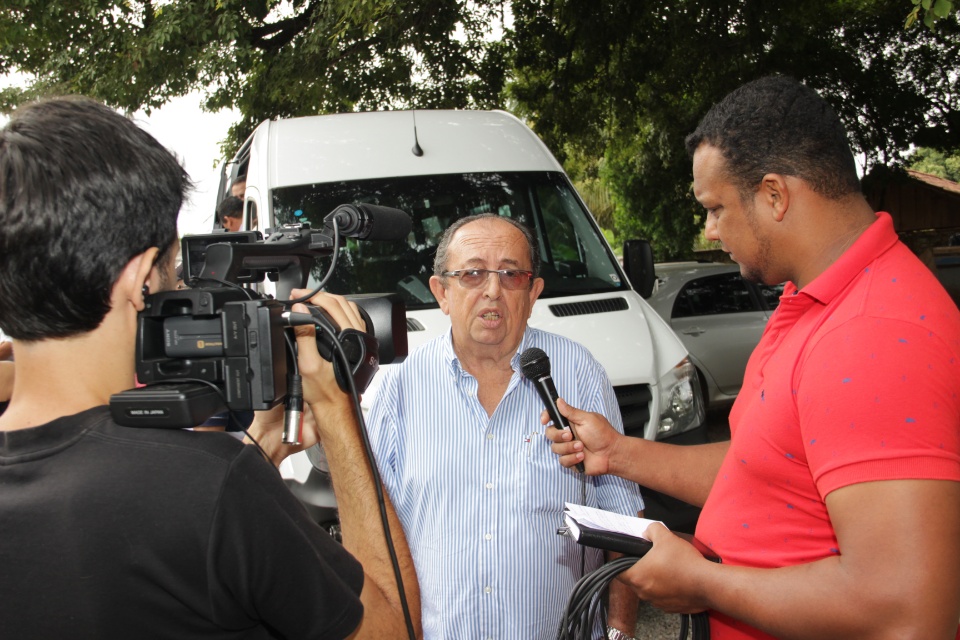 Prefeitura entrega novos veículos para a Saúde e o Meio Ambiente