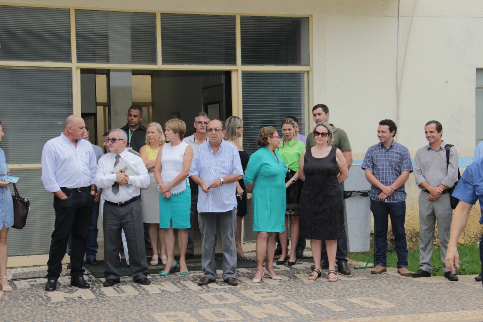 Prefeitura entrega novos veículos para a Saúde e o Meio Ambiente