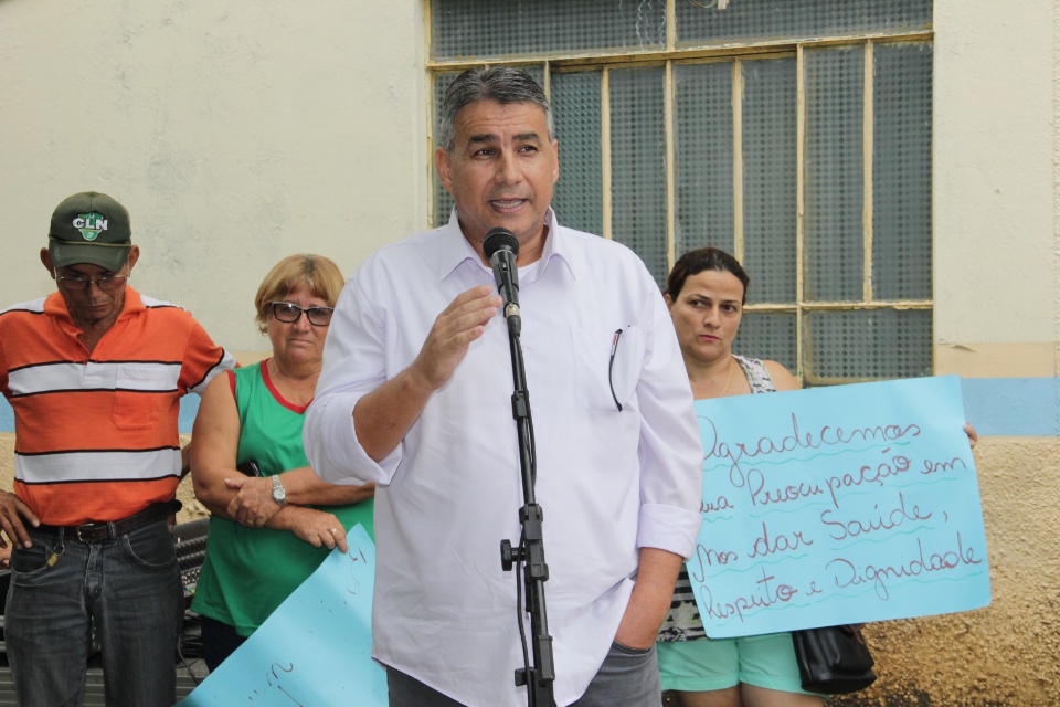 Prefeitura entrega novos veículos para a Saúde e o Meio Ambiente