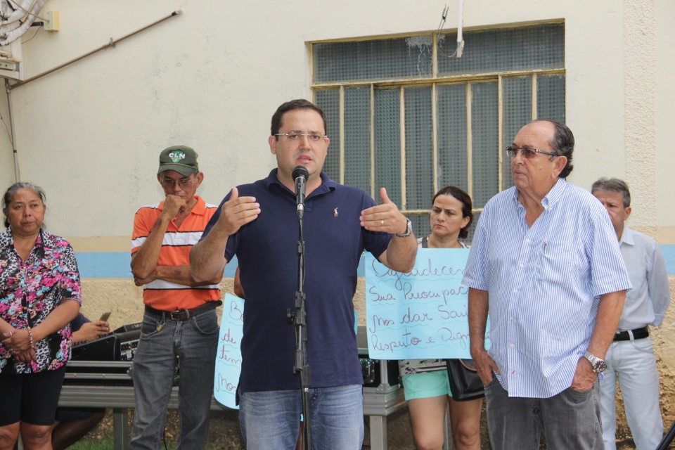 Prefeitura entrega novos veículos para a Saúde e o Meio Ambiente