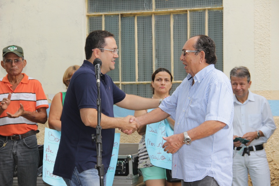 Prefeitura entrega novos veículos para a Saúde e o Meio Ambiente