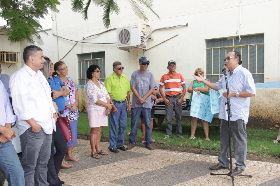 Prefeitura entrega novos veículos para a Saúde e o Meio Ambiente