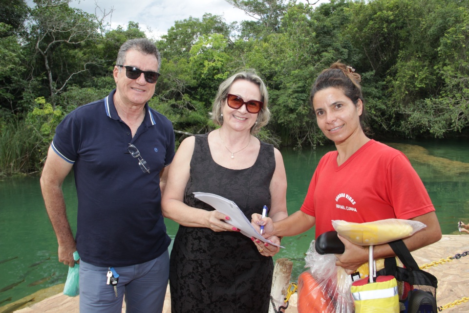 Prefeitura entrega equipamentos para guarda-vidas