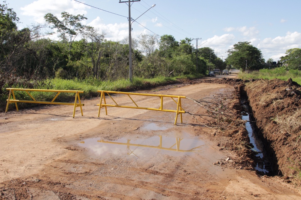 Obras recupera rua nas proximidades da Escola Renovo