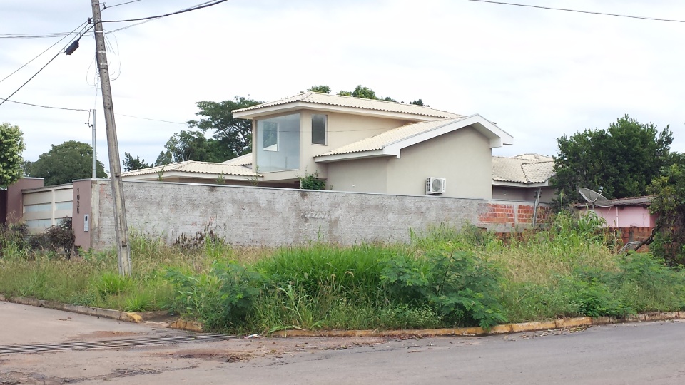 Prefeitura dá prazo de 10 dias para limpeza de terrenos