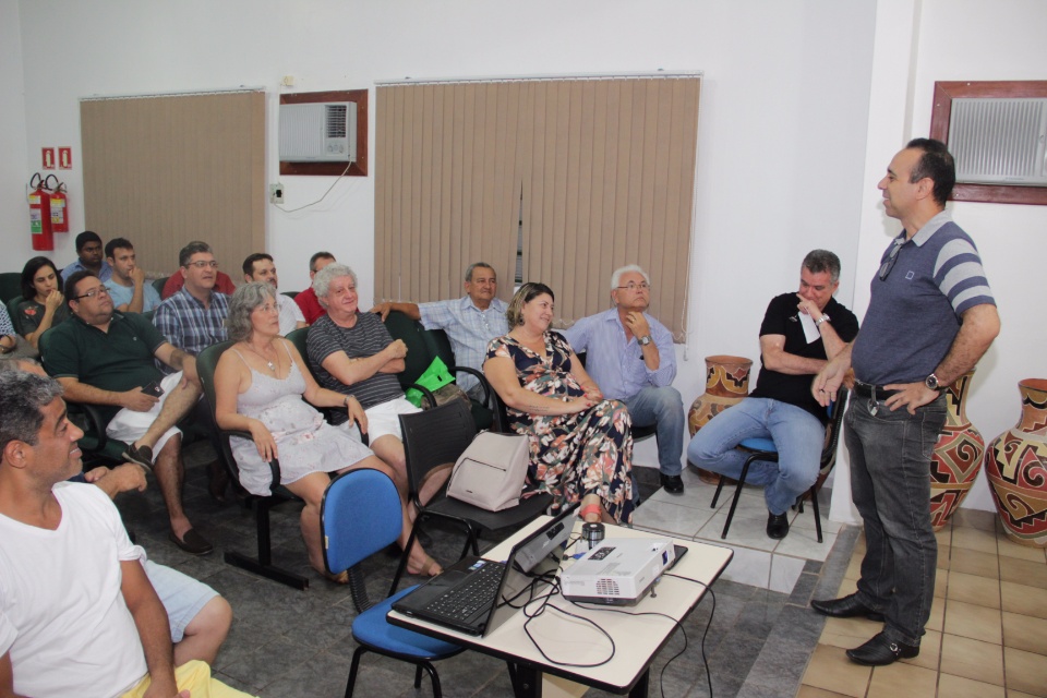 Prefeito recebe visita do Araguaia Convention & Visitors Bureau