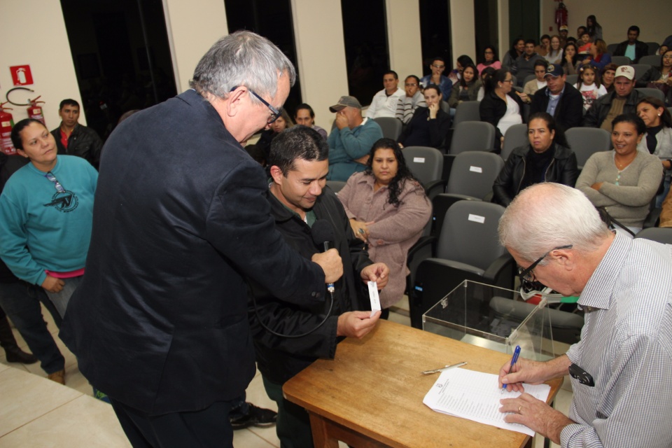Prefeitura sorteia localização dos terrenos do Lago Azul II