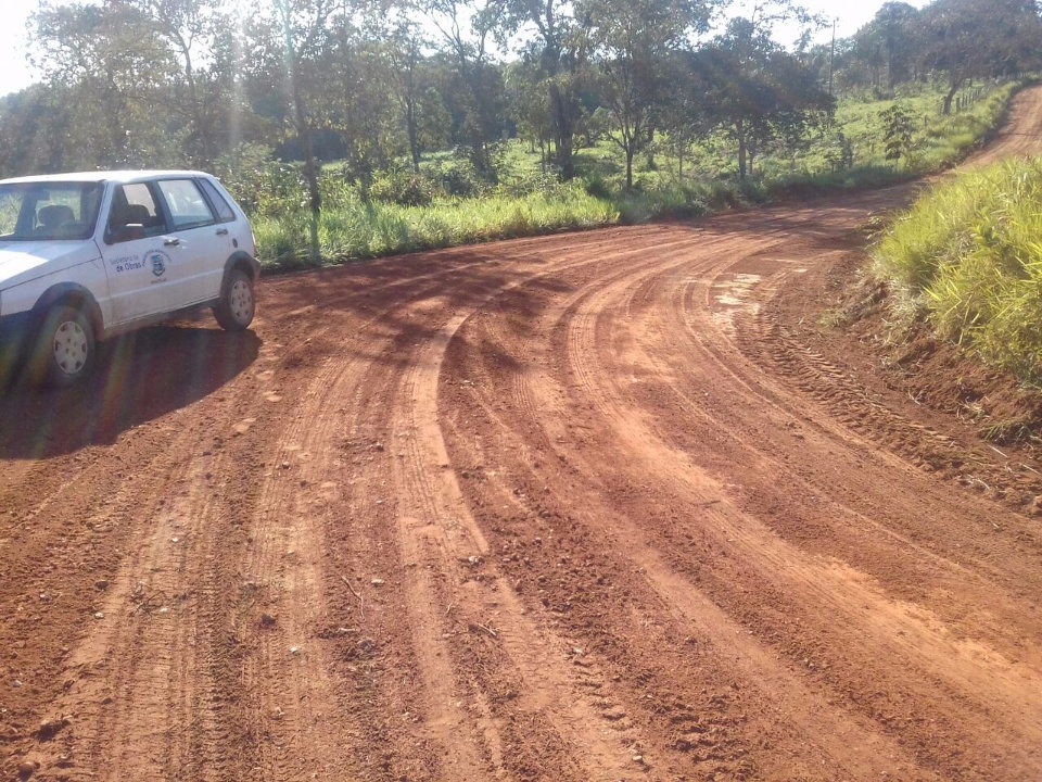 Secretaria de Obras realiza patrolamento na estrada do Quati