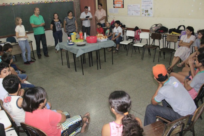 Café da manhã reúne prefeito e alunos de escola municipal