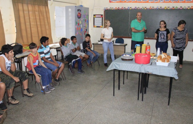 Café da manhã reúne prefeito e alunos de escola municipal