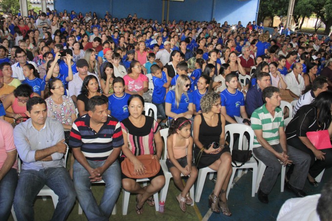 Prefeito Leleco participa juntamente com Governador, da entrega de prêmios aos melhores alunos