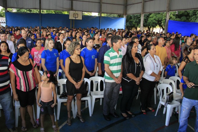 Prefeito Leleco participa juntamente com Governador, da entrega de prêmios aos melhores alunos