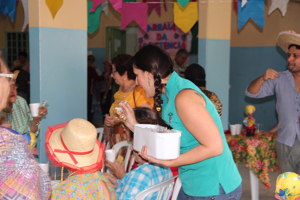 Secretaria de Assistência Social realiza o Arraiá do Conviver