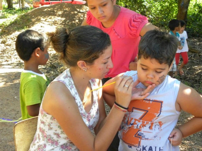 Prefeitura faz entrega dos uniformes na Escola Municipal Rural Águas do Miranda