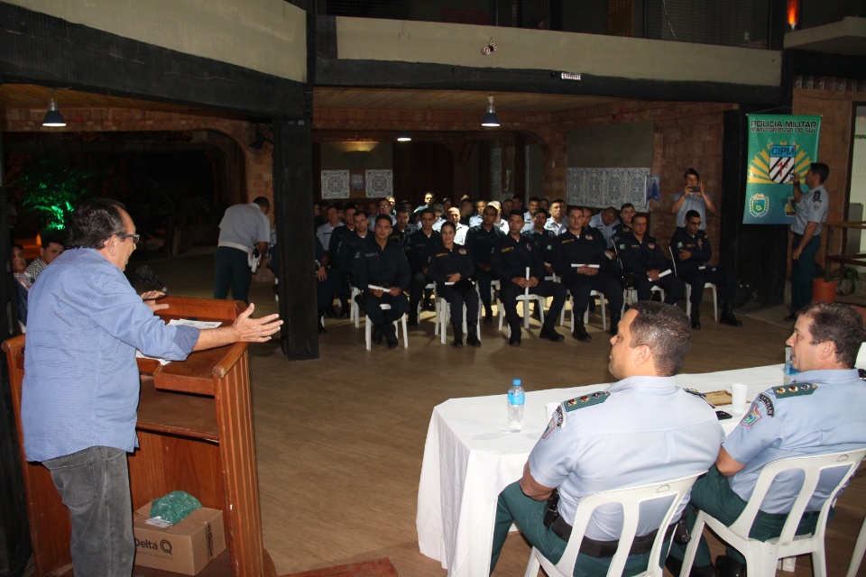 Prefeito participa da formatura de agentes de trânsito