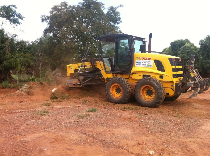 Prefeitura faz mutirão de limpeza e manutenção na Vila Machado