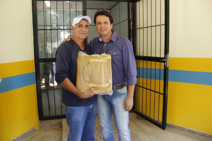 Agentes recebem kit de combate a dengue
