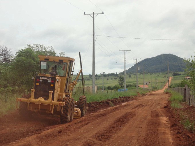 Seprodes e Obras trabalham na melhoria das vias em assentamentos