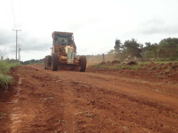Seprodes e Obras trabalham na melhoria das vias em assentamentos