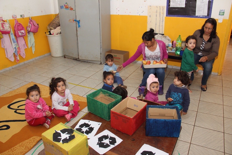 Prefeitura entrega colchões aos Centros de Educação Infantil