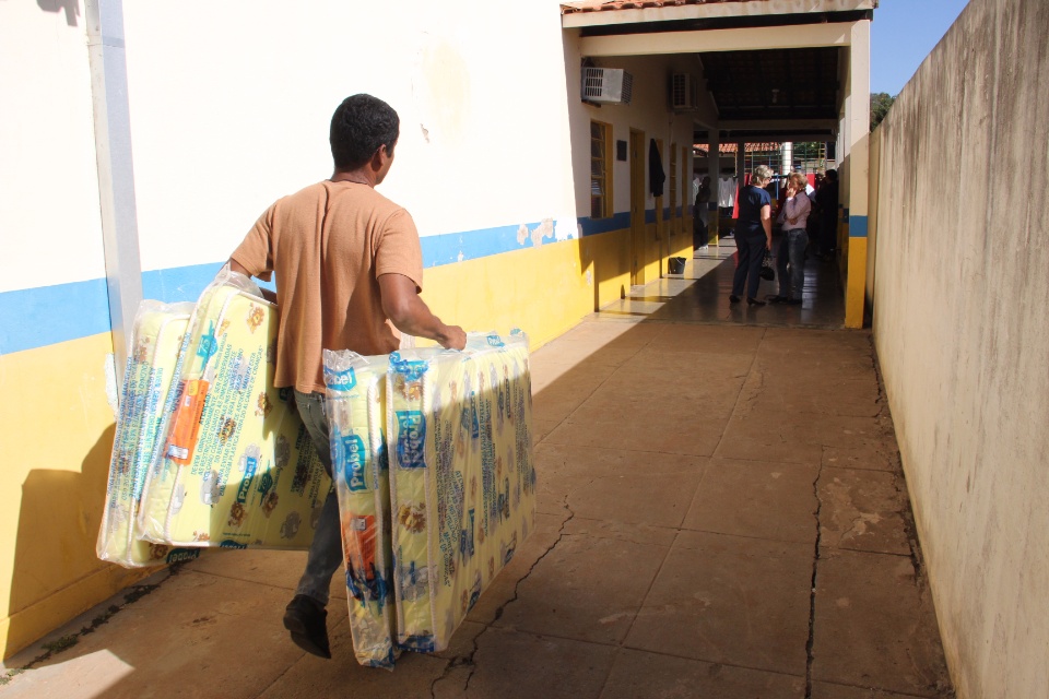 Prefeitura entrega colchões aos Centros de Educação Infantil