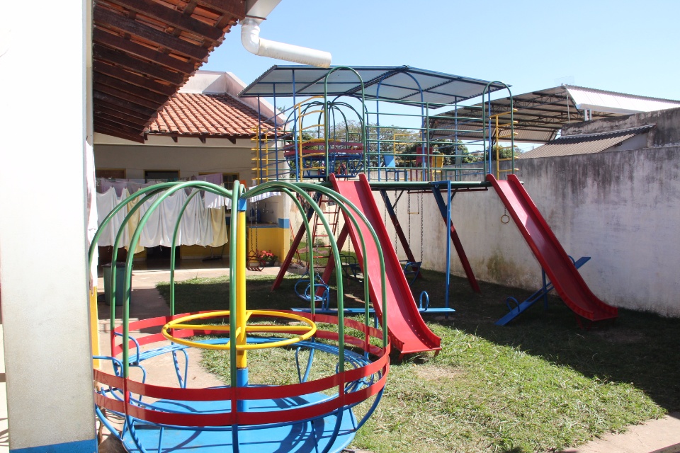 Prefeitura entrega colchões aos Centros de Educação Infantil