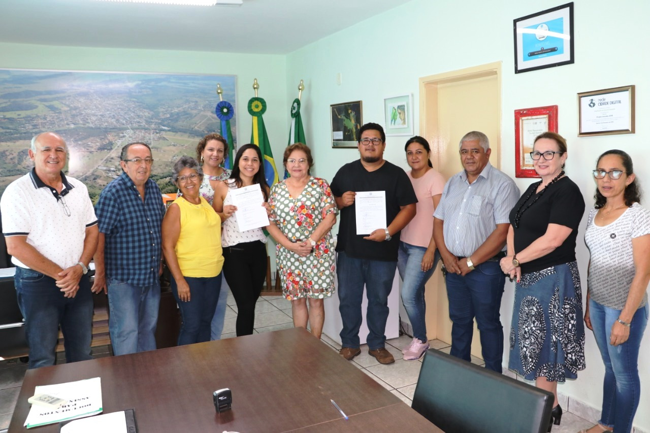 Posse foi realizada no gabinete do prefeito. Foto: Jabuty