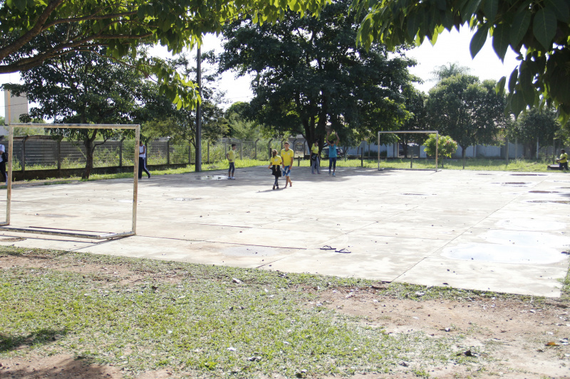 Local destinado a construção da quadra coberta na escola.