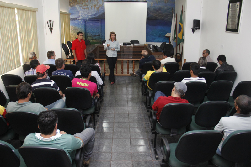Demtrat realiza curso de motofretista em Bonito