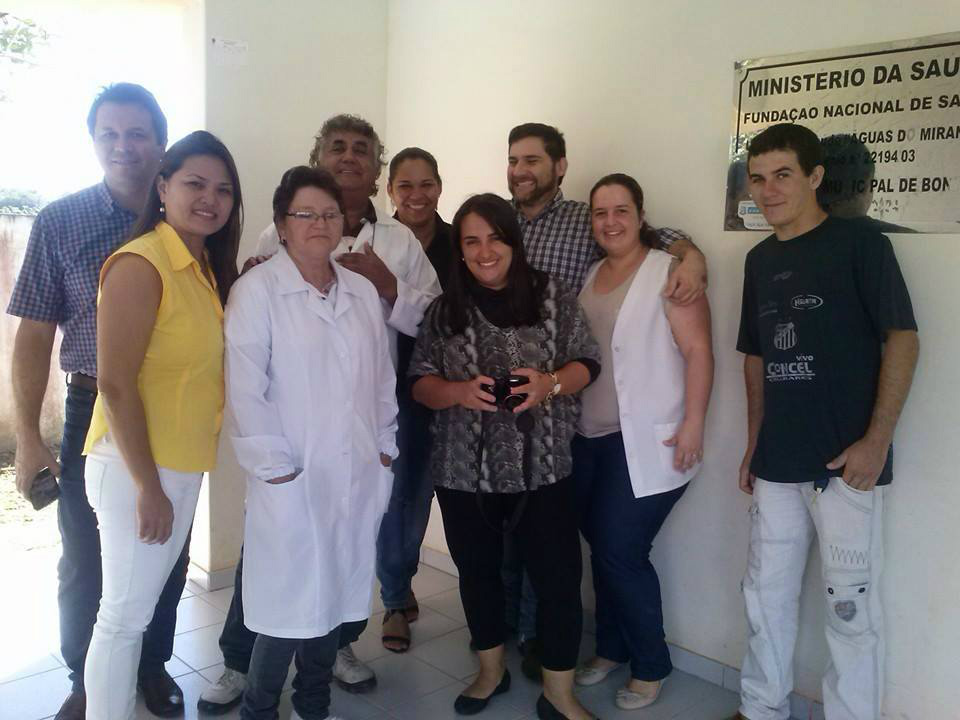 Equipe da UBS Águas do Miranda, juntamente com o secretário de Saúde, Wilson Braga, e equipe, além da assessora no distrito, Lucimara henriques.