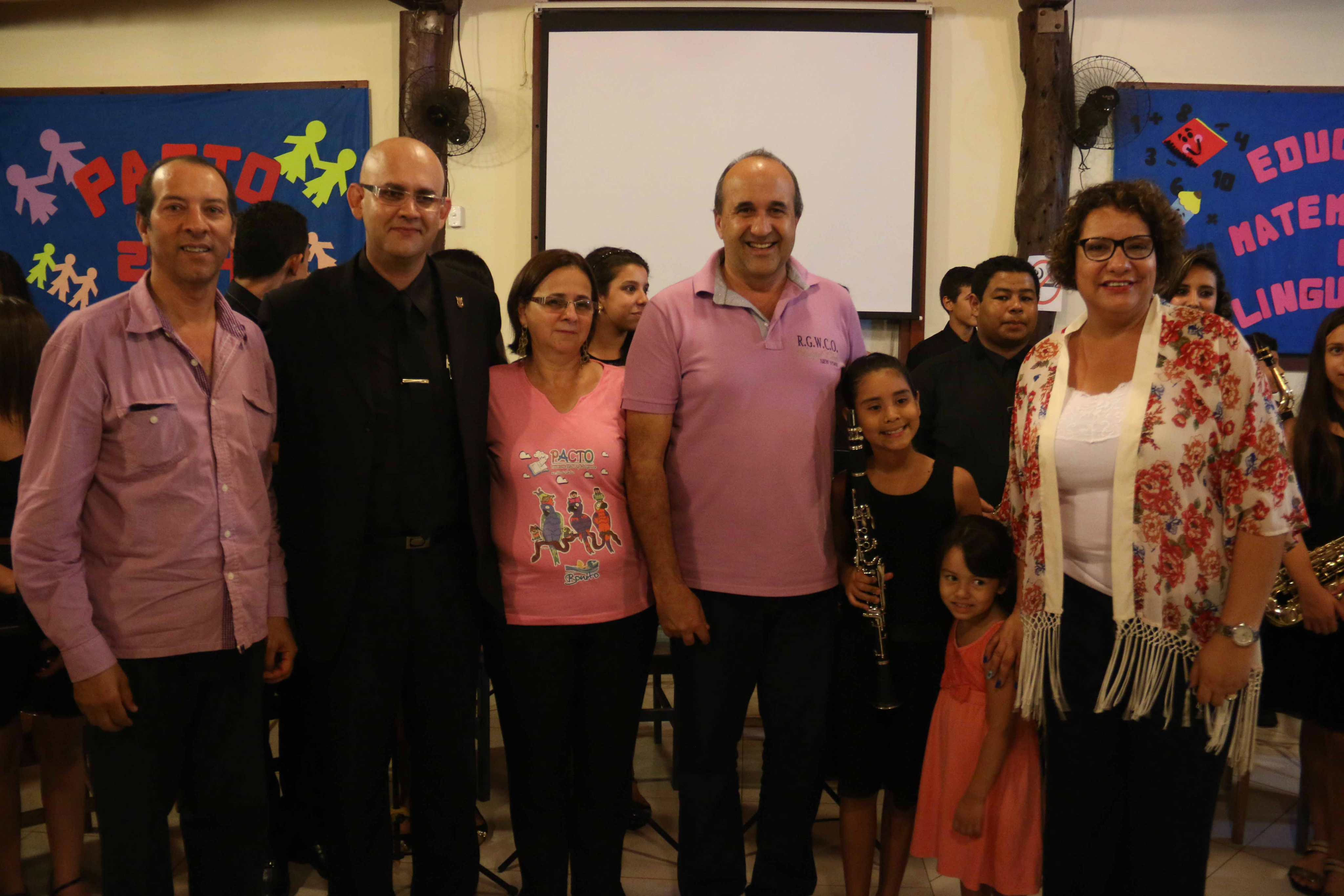 Pacto 2014 encerra atividades com palestras, apresentações culturais e confraternização entre professores