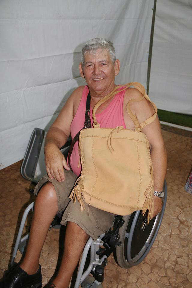 Artesão Raul Menezes durante o Festival da Guavira de Bonito