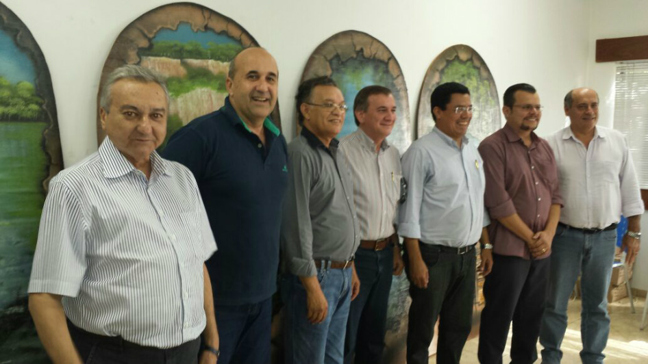 Prefeito participa de reunião do Cidema em Jardim Prefeito Leleco com representantes do Cidema