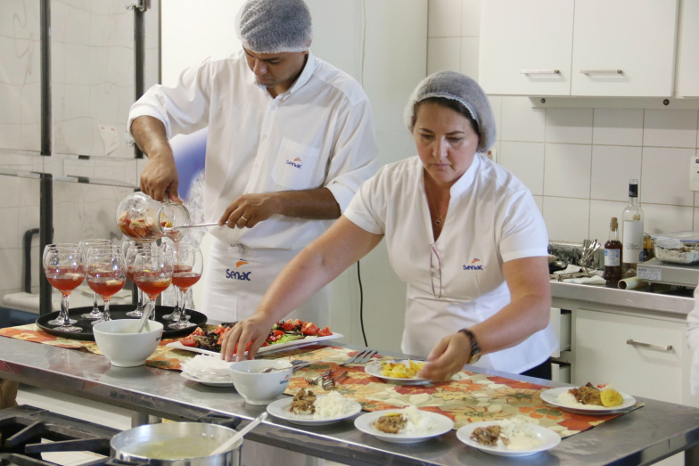 Chefs ousam com ingredientes regionais em curso de gastronomia Oficina do Senac valorizou ingredientes regionais (foto: Multi-frequência)