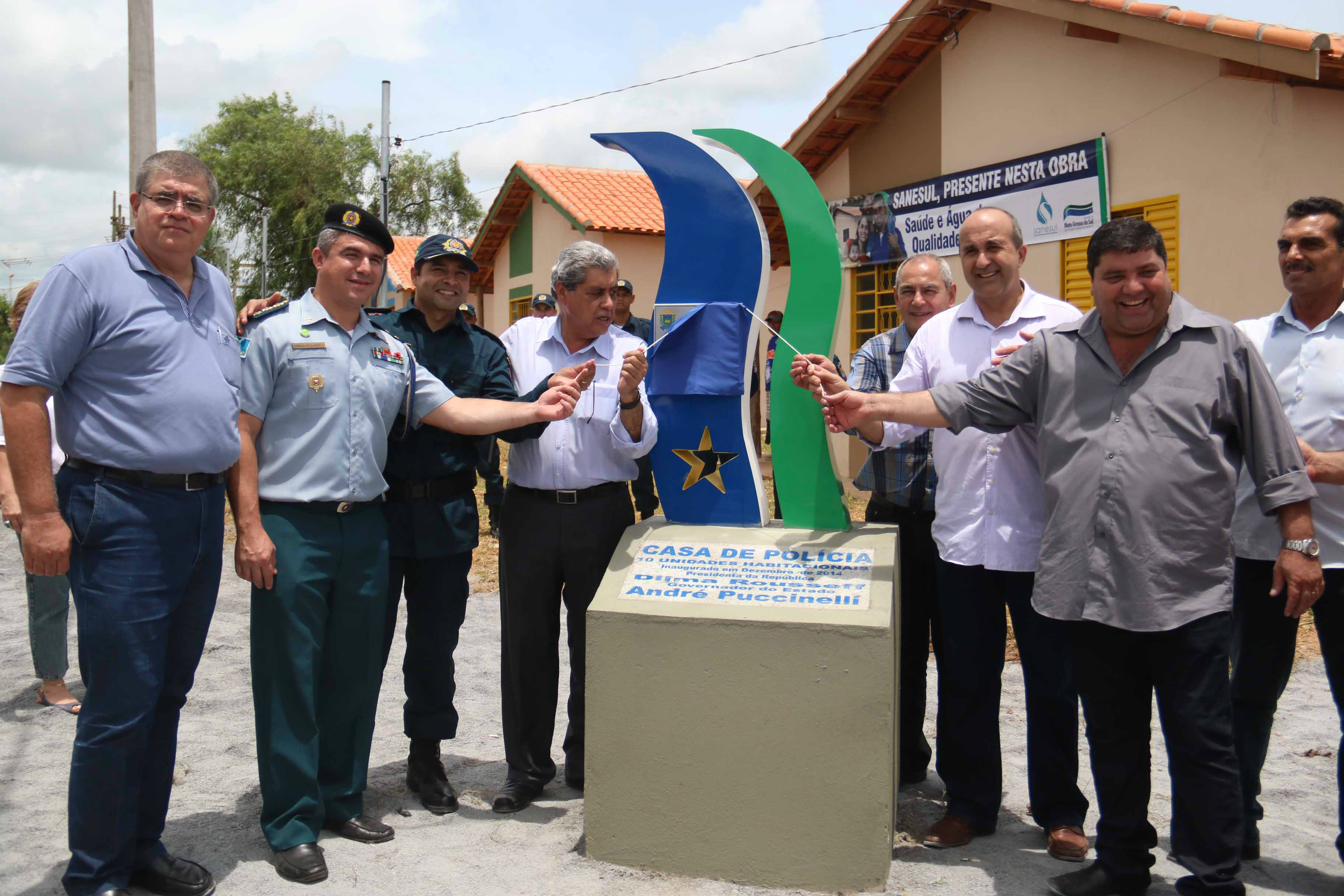 Município recebe 32 casas populares, novas instalações em saúde e uma UTI móvel