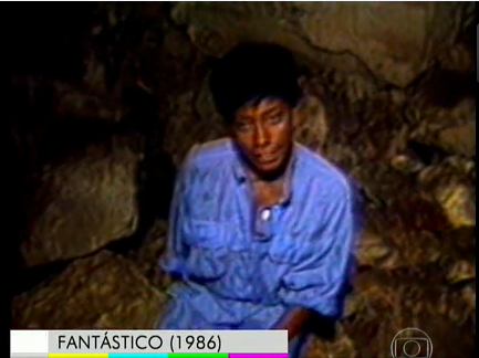 Glória Maria cita Bonito como o lugar mais inesquecível do país Glória em reportagem na Gruta do Lago Azul em 1986 (Crédito: Divulgação/TV Globo)
